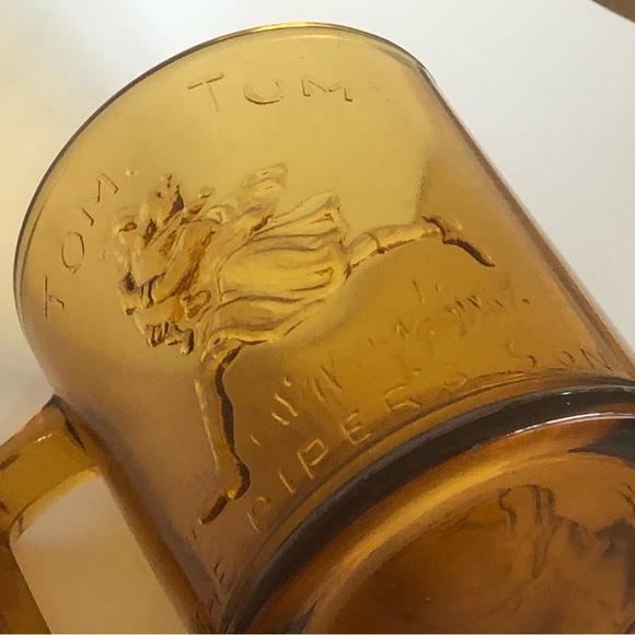 Vtg AMBER GLASS MUG Mother Goose Rhyme Nursery Tom Tom Humpty Dumpty Tiara Glass - Picture 4 of 16